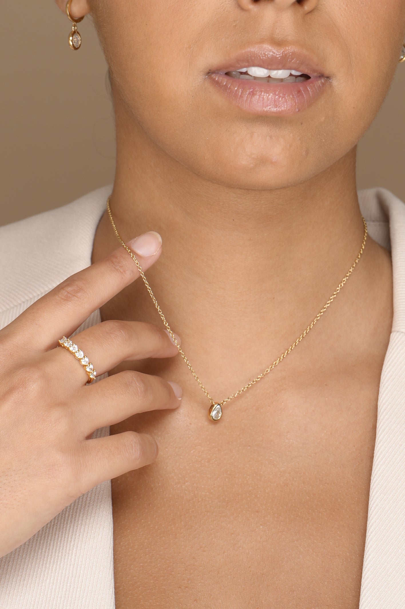 COLLIER NAHLA
